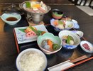 旬を頂く5品の手作り和食膳一例です。ヘルシーで優しい味付けの料理です。