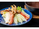 蟹の甘みが際立つ贅沢な蟹しゃぶ。さっとしゃぶしゃぶしてお楽しみください。