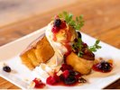 ふんわりフレンチトースト 生クリームやフルーツを添えて、お好みのアレンジをどうぞ