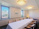 【宴会場/チェリオ】最大8名まで、打合せや会議など用途に合わせてご利用いただけます。