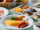 【朝食ビュッフェ※イメージ】朝食の定番卵料理。プレーンオムレツとフライドエッグはオーダー制