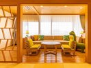 本陣和洋室 恐竜ルーム ゆったりとした間取りになった和洋室で恐竜たちがお出迎え