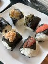 朝食 その場で握るおにぎりコーナー色々な具材をお楽しみいただけます。
