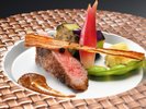山形牛のロースト・創作ソース季節野菜添え