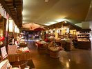 与市 土産処江戸風の小物や布製品、玩具などが並び、見ているだけでも楽しくなります。