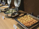 【ハーフビュッフェ:ご夕食】栃木・佐野名物「いもフライ」などご当地グルメも愉しめます(一例)