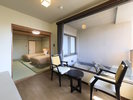 【和室ツインベッド】ワンちゃんものびのびお過ごしいただけます(一例)