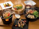 【基本鍋御膳】前菜の盛り合わせや赤と白の二色鍋を愉しむ(一例)