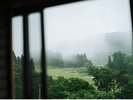 霧に包まれる蔵王の山景。山の宿ならではの眺め。蔵王は霧の日が気持ちいいんです。