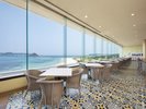 ビュッフェレストラン「Belvedere」からは角島大橋をご覧いただけます