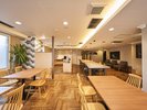 【レストラン】2階にあります。13時から21時まではフリースペースとしてお使いいただけます。