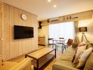【トリプルルーム いちちの部屋/45u/禁煙】家族や友人との団らんを彩る空間