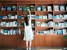 【本館ライブラリー】気になるテーマや表紙などから、好きな1冊を手に取ってみてください。