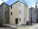 京都第一ホテル「別邸」ホテル駐車場を挟んで本館の向いにございます。