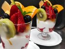 ご朝食に 伊豆伊東のフルーツと3種類のヨーグルトを使うフルーツデザート