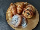 自家製無添加 マーガリンやショートニングを一切使わない100%バター折り込み生地で焼くパン