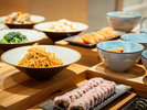 ◆リモネ朝食イメージ◆筑前煮、鯖の味噌煮などバラエティ豊かな和惣菜。