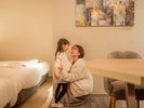 ファミリーや女子会等におすすめ!当館1部屋のみスーペリアルームお部屋に段差があります。