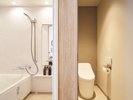 テラス付きツインベッドとソファベッドのお部屋はバス・トイレ独立です♪