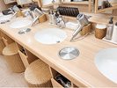 ■女性大浴場(洗面台4つ)※洗顔・化粧水・乳液をご用意しております。