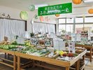 道の駅 神鍋高原(ホテルから徒歩1分):神鍋高原の新鮮な野菜、果物、特産品が並びます