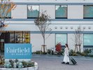 エントランス:当ホテルを拠点に地域の知られざる魅力を発見する旅をお楽しみください。