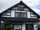 寿楽庵(ホテルから車で8分):神鍋十戸の清水を使った手打ちそばが食べられます。強いコシが特長