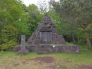 神鍋神社(ホテルから徒歩で約30分):火山・自然・山の神々を祀る神鍋神社