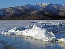 屈斜路湖の御神渡り 氷の道は全長10kmに及ぶこともあります