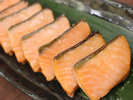 【鮭の幽庵焼き】タレにじっくり漬け込んだ鮭は絶品です