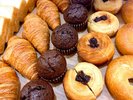 【パン各種】クロワッサンやデニッシュロールなど、バリエーション豊富なパンを揃えております。