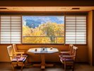 和室12〜15畳 解放感のある窓から自然の景色