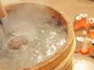 男鹿名物!!豪快に焼けた石を入れる石焼料理をご賞味ください
