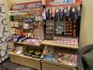 売店コーナーこれぞ広島といったラインナップを取り揃えております。