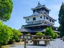 岩国城天守閣からは錦帯橋をはじめ四国から宮島まで望めます
