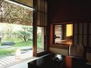 【椿苑 温泉露天風呂付】本間は純和風書院造り、心から安らげるお部屋へご案内いたします