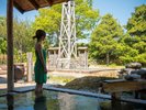 混浴露天風呂『田んぼの湯』湯あみ着着用で入る混浴大露天、みんなで一緒に楽しいひと時を。