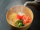 【ご夕食】お食事の〆は南部サケ茶漬け(一例)