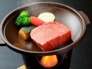【ご夕食】牛ヒレの陶板焼き(一例)