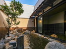 【女性】露天風呂 ■湯温:41〜42℃ 大浴場(9階)・営業時間15:00-翌10:00