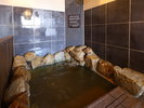【男性】源泉水風呂(水温:15-16℃)冷えた冷水で火照った身体を一休み♪