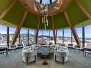 【ルーフトップBAR】<6F>小樽の灯台をモチーフにしたルーフトップBAR。夜は艶やかなムードが漂う