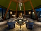 【ルーフトップBAR】<6F>小樽の灯台をモチーフにしたルーフトップBAR。夜は艶やかなムードが漂う
