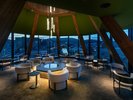 【ルーフトップBAR】<6F>小樽の灯台をモチーフにしたルーフトップBAR。夜は艶やかなムードが漂う