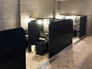 【大浴場/洗い場】<6F>周りを気にせずご利用いただけるよう、仕切りを設けております
