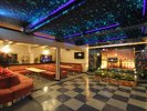 カラオケクラブびぃ 営業時間・20:00〜24:00