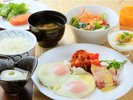 ご朝食は旬の素材によるハーフバイキング(和・洋)をお楽しみください