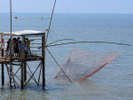 【くもで網体験】有明海の干満の差を利用して魚を網ですくい取る伝統的な漁法のひとつです。