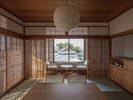 【和洋室〜芍薬 SHAKUYAKU/文化財ビュー】松濤園と西洋館、大広間といった文化財の景色が広がるお部屋
