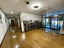 1階玄関〜入口スペース 「ようこそ、さうなすへ」 広々とした玄関スペース。